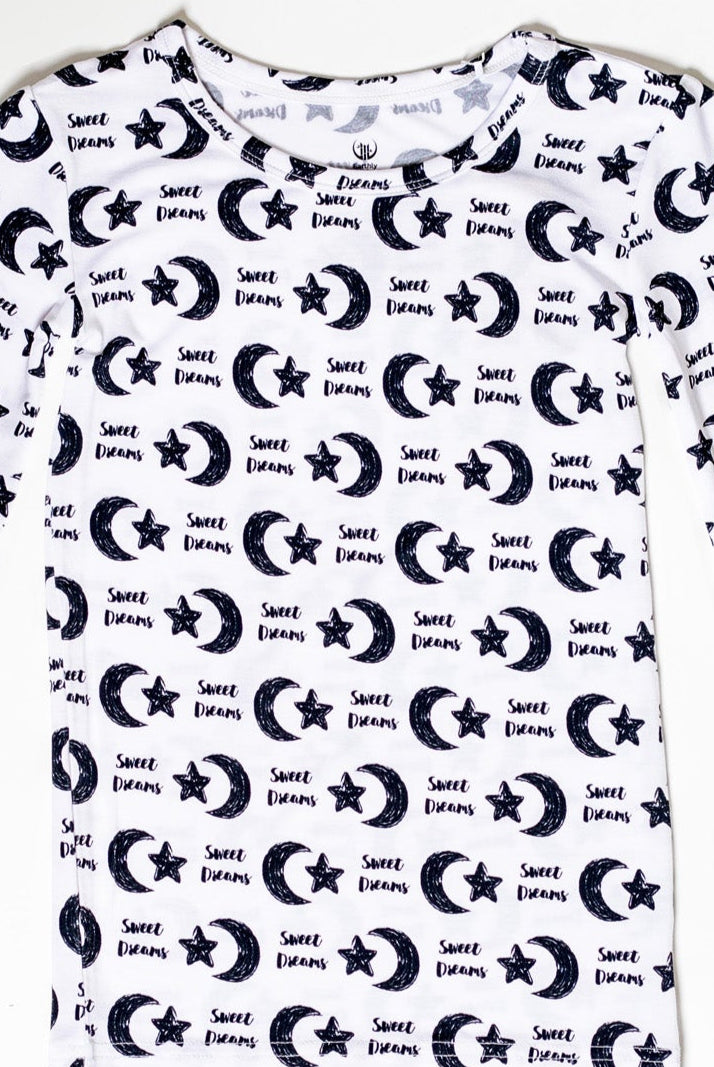 Hypoallergenic and breathable celestial-themed long sleeve pajamas for dreamy, irritation-free nights.