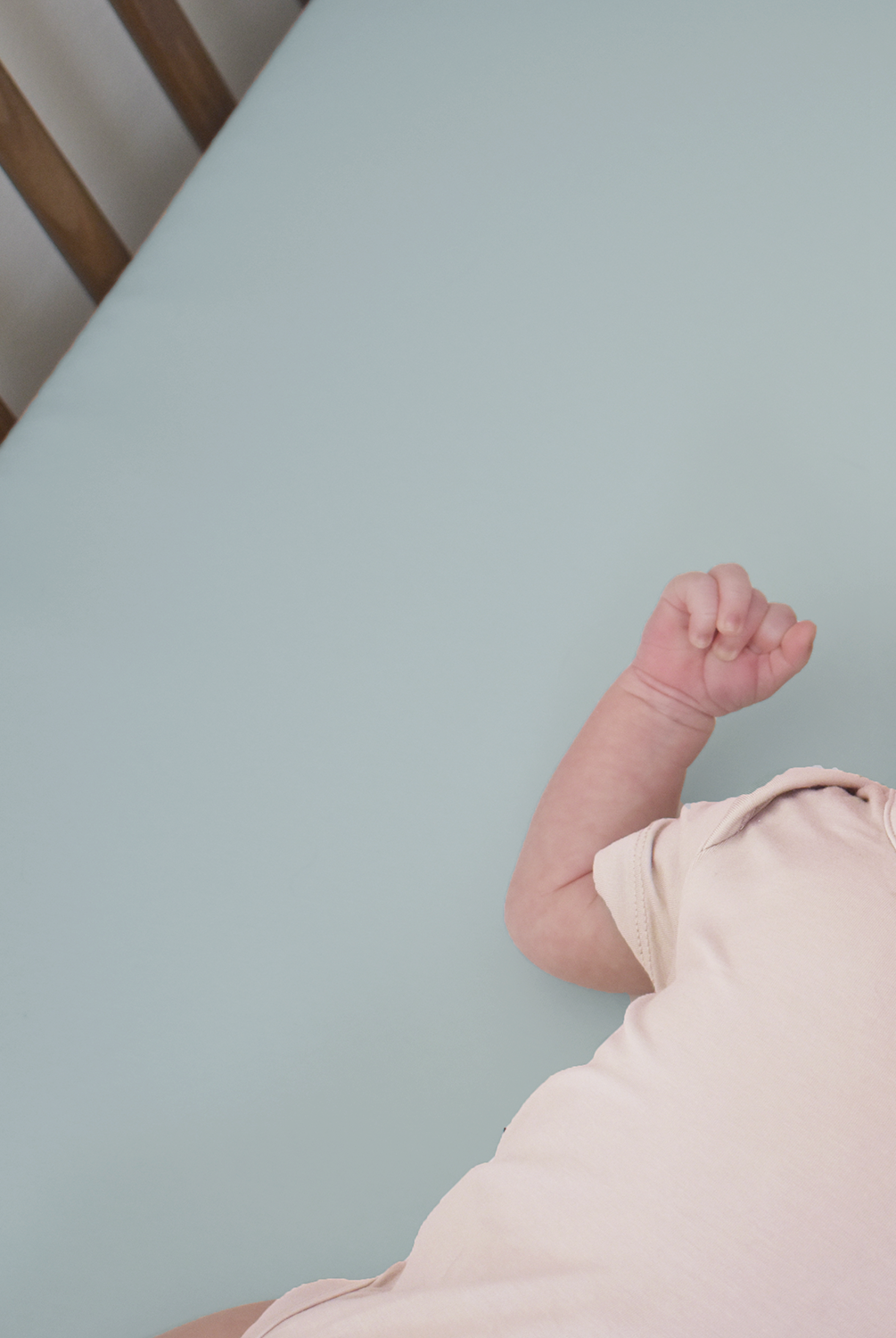 Luxuriously soft organic bamboo crib sheet in a calming neutral shade.
