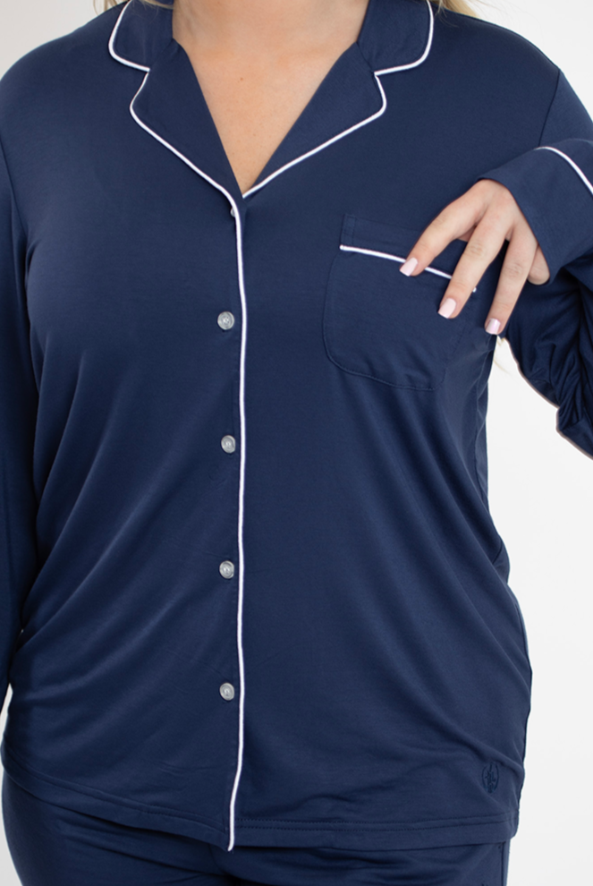 High-quality sleepwear set made from ultra-soft bamboo fabric for breathable comfort and lasting wear all year round.