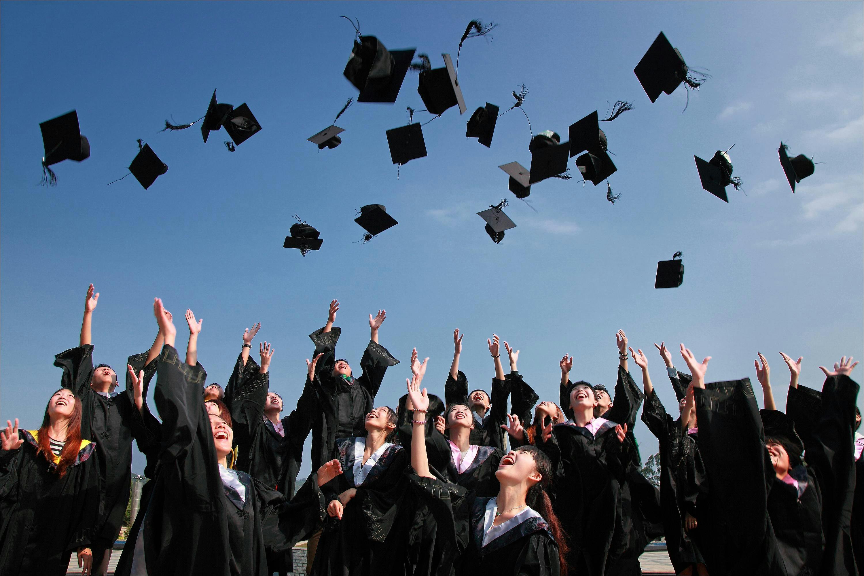Earthly Threads high school graduation gift guide