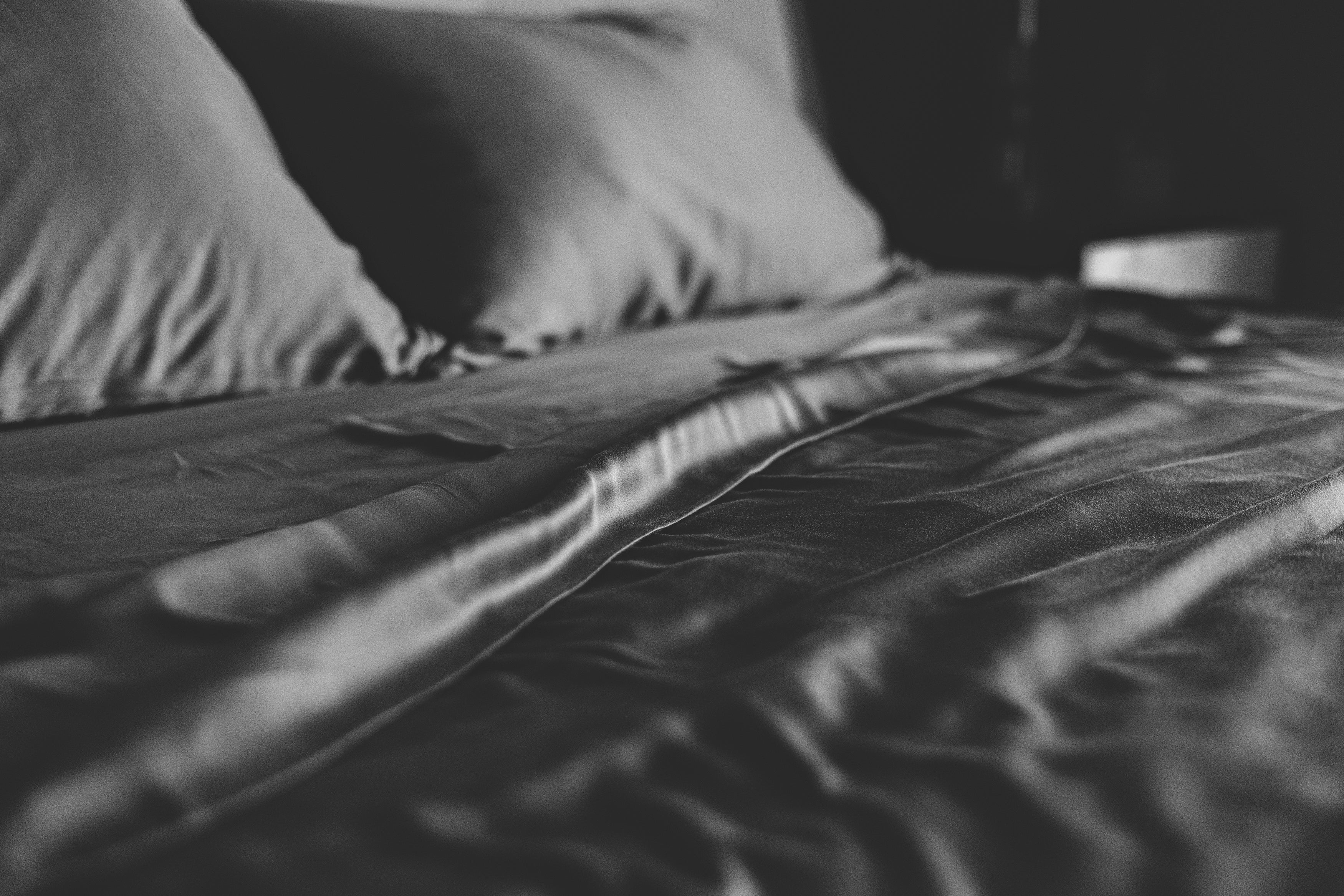 Earthly Threads organic bamboo sheets offer supreme softness, thermo-regulation, moisture-wicking, antimicrobial, and hypoallergenic properties, providing a luxurious sleep experience