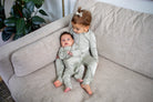 The softest organic baby pajamas on the market! Earthly Threads’ Versatile Long Sleeve Zip Romper design ensures comfort without compromise.