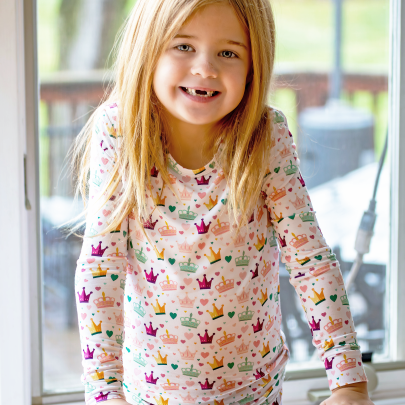 Earthly Threads Royal Dream 100% Organic, OEKO-TEX STANDARD 100 Certified bamboo girls pajamas with crowns and hearts.
