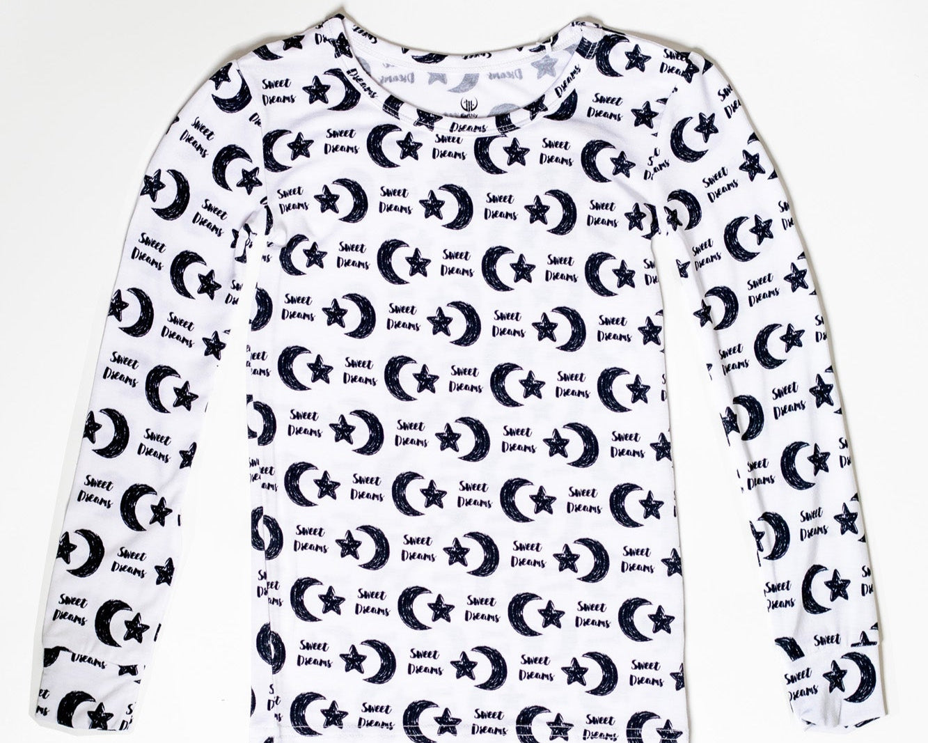 Hypoallergenic and breathable celestial-themed long sleeve pajamas for dreamy, irritation-free nights.